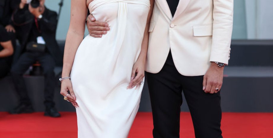 Белла Торн и Марк Эммс, Белла Торн жених, Белла Торн парень, Белла Торн личная жизнь, Белла Торн 2023