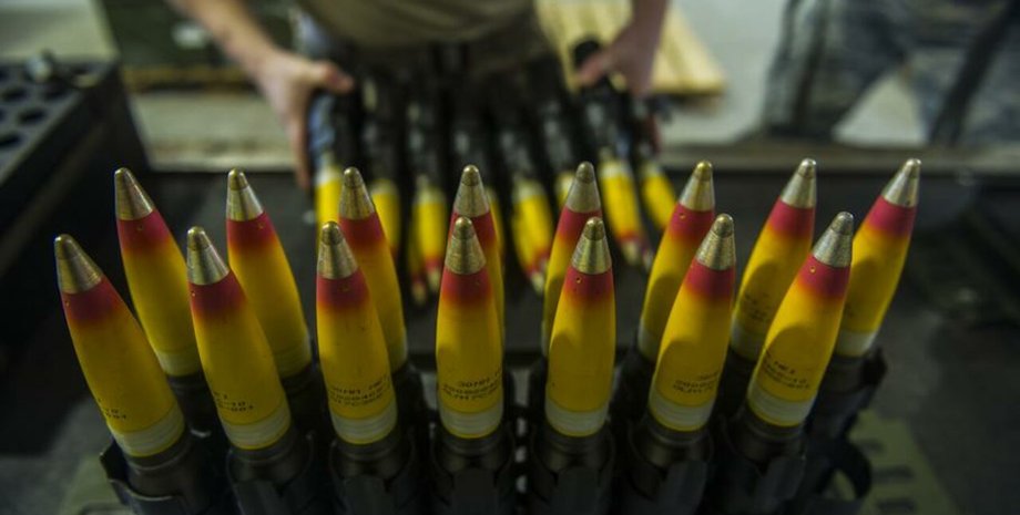 Великобританія уран, Великобританія уран снаряди, снаряди з ураном, боєприпаси уранові, Великобританія боєприпаси з ураном