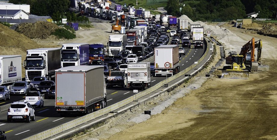 грузовики, автомобили, пробка, затор, дорога