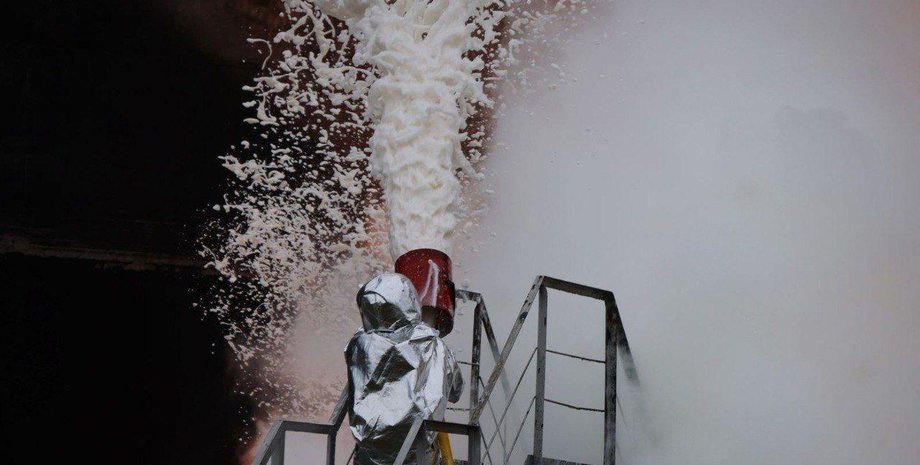 пожежа на нафтобазі Під Прилуками палає нафтобаза після атаки дронів ЗС РФ