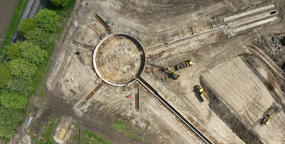 Катапульта бомбардировщика времен Второй мировой войны, Катапульта RAE Mark III, Археологическая находка, Запуск экспериментального самолета, Авиационные инновации, Англия