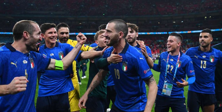 Джорджіо К'єлліні, Леонардо Бонуччі