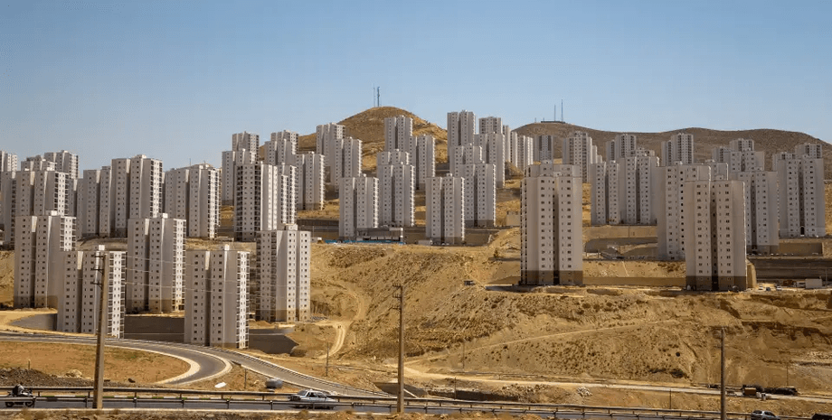 Райське місто, покинуте місто в Ірані, Пардіс, покинуте місто, місто-привид, не добудували місто, землетрус у 2017 році