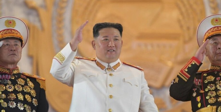Ким Чен Ын, люди, парад, фото