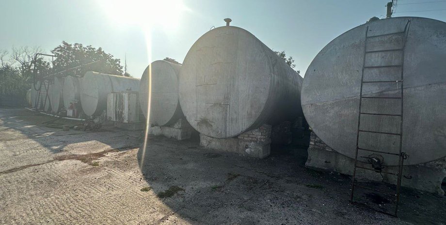 нефть из трубопровода