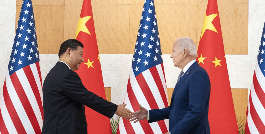 Си Цзиньпин, Джо Байден, флаг Китая, флаг США