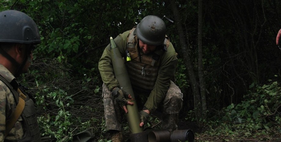 снаряди 105 мм, снаряд 105 мм, військовий із снарядом 105 мм