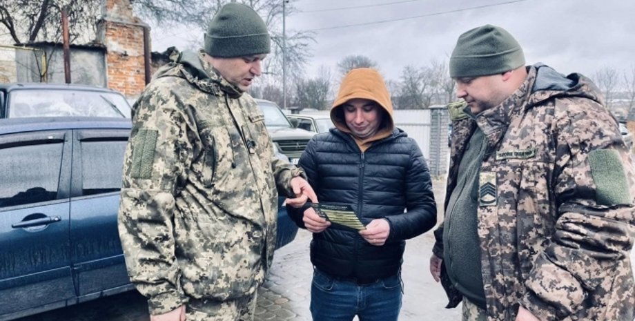 Юристи розповіли, чи можуть представники ТЦК утримувати осіб (ілюстративне фото)