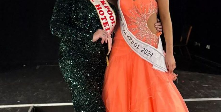 Мама і сестра майже ідентичні зовні, вони обидві перемогли в одному конкурсі, але з різницею в 40 років