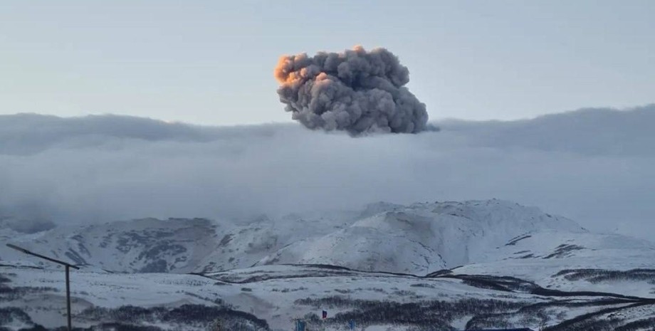 вулкан эбеко пепел