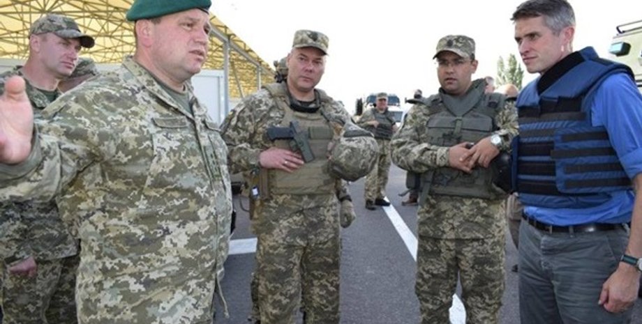 Гэвин Уильямсон, Сергей Наев и др. военные/Фото: facebook.com/pressjfo.news