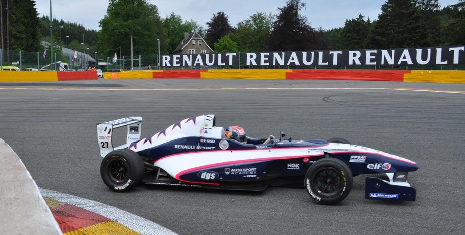 Болид Renault / Фото: chequeredflags.fr