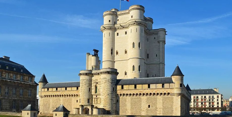 Венсенський замок, відвідання венсенського замку, заборона відвідування венскенського замку