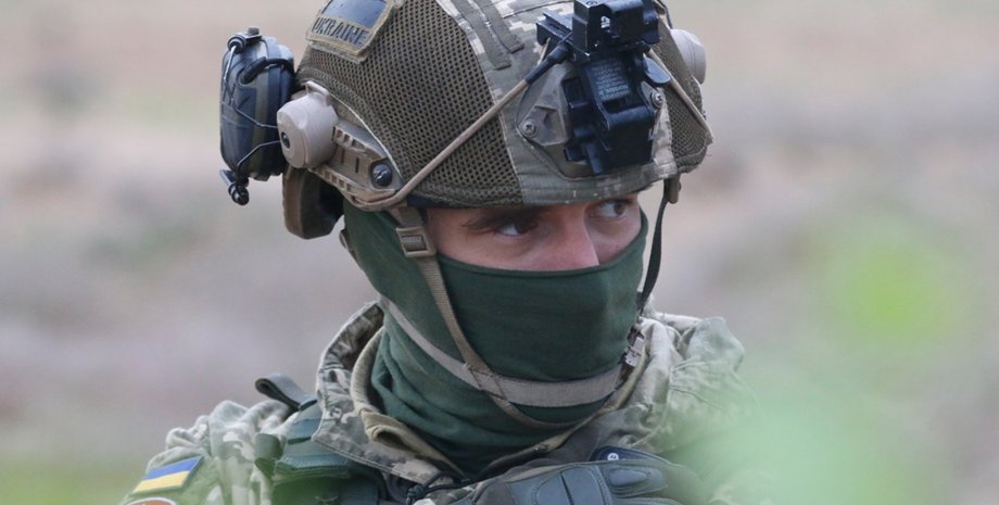 Українські військові, ЗСУ, прапор України, фото