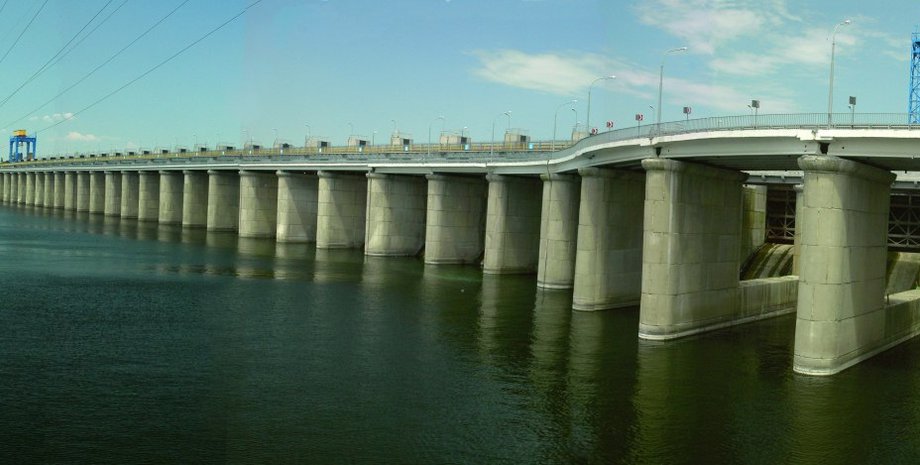 плотина каховской гес