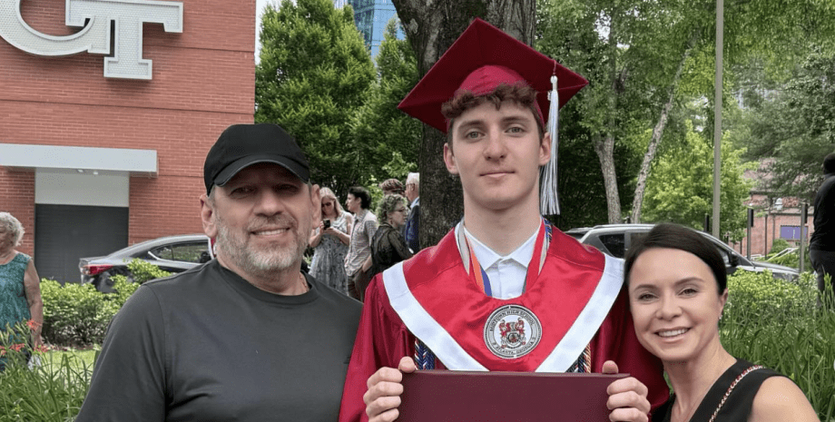 Лилия Подкопаева с мужем и сыном Лилия Подкопаева, муж лилии подкопаевой, сын лилии подкопаевой, Игорь дубинский, семья лилии подкопаевой