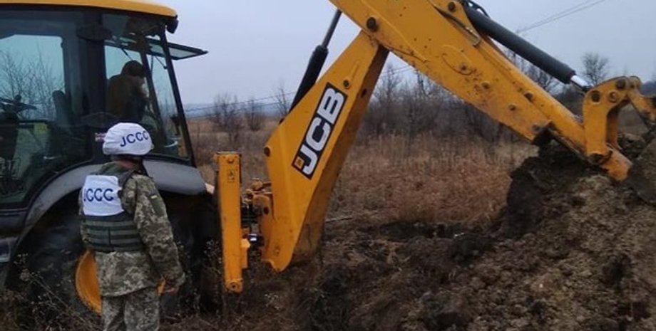 Донбасс, ремонтная бригада, боевики, ремонт, ООС, обстрел