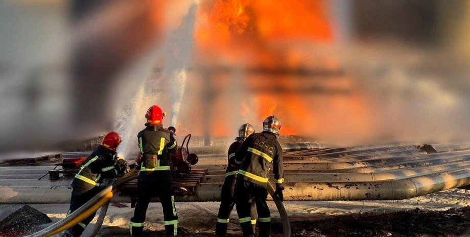 ГСЧС, спасатели, тушение пожара, Киевская обалсть