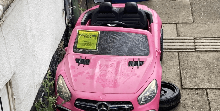 Игрушечный автомобиль, игрушка, штраф, игрушечный Mercedes-Benz, ребенка оштрафовали, неправильная парковка, стоянка