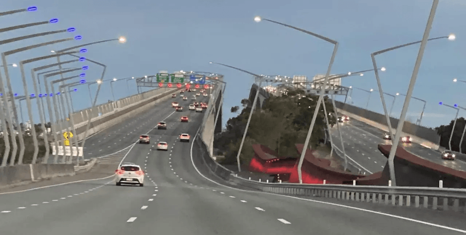 Дивний міст, міст, дорога, страшний міст, проїзд, плата за проїзд, мости, річка, вірусне фото