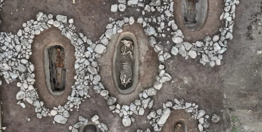 захоронение археология, археологи, захоронения, Монголия, Китай, сяньби, народ, ямы, культура, останки, скелет, гробницы, Казахстан, Азия