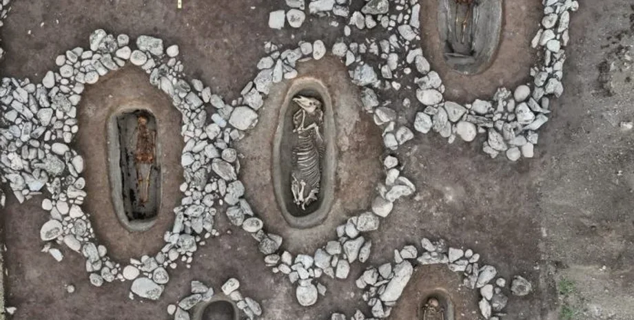 археология, археологи, захоронения, Монголия, Китай, сяньби, народ, ямы, культура, останки, скелет, гробницы, Казахстан, Азия