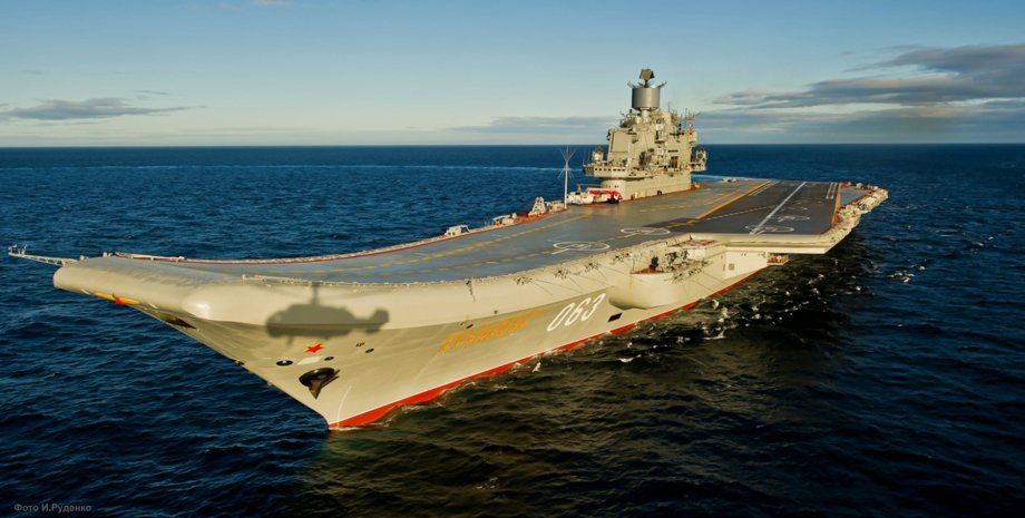 Адмирал Кузнецов в море
