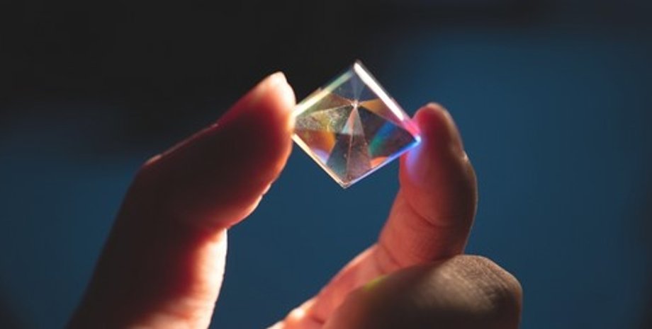 драгоценный камень