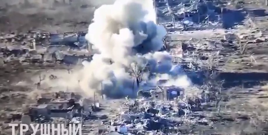 російський танк Т-90 російський танк Т-90, вибух танка, вибух танка на міні, міна російський танк