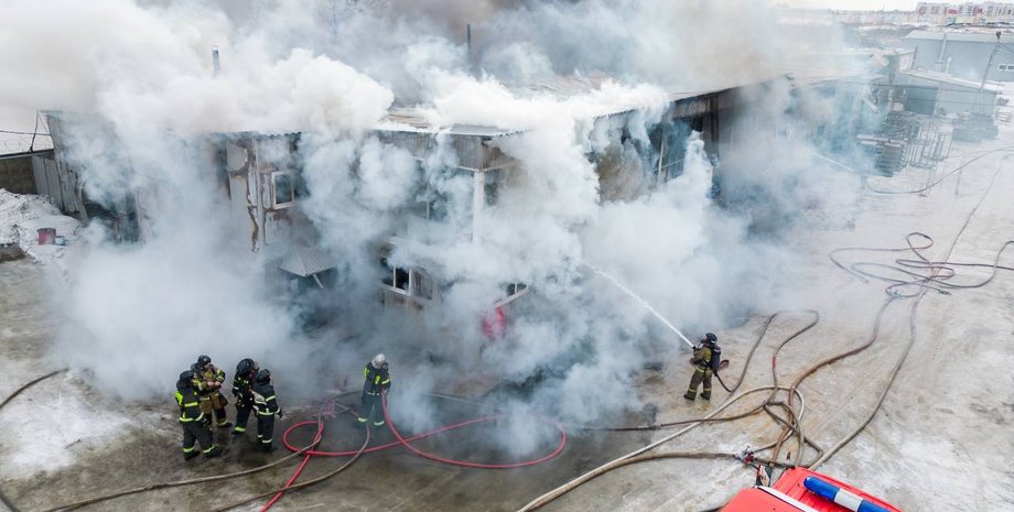 Пожар возле «Леруа Мерлен»