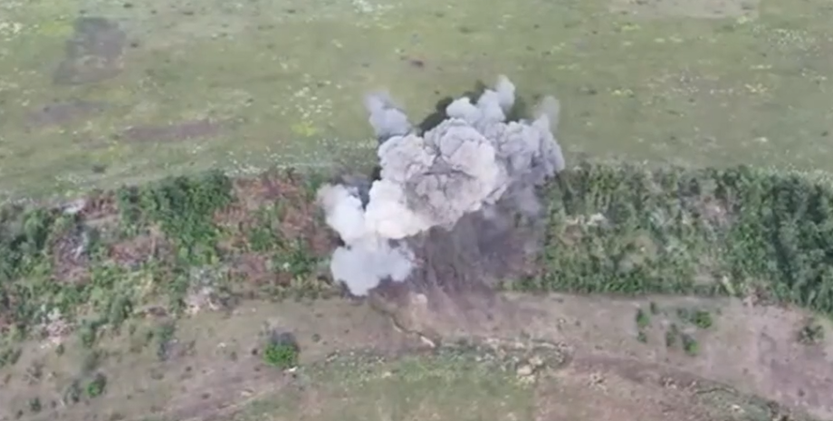 Взрыв, ФАБ-250, FPV-дрон, фото