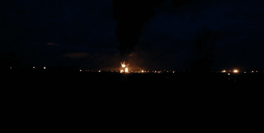 вогонь, пожежа, удар по нафтобазі