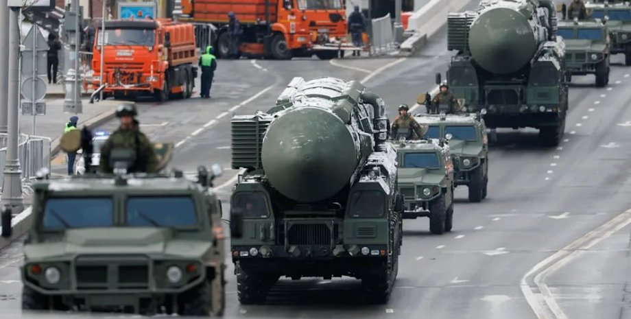 The Russian authorities threatens nuclear weapons as soon as the West begins to ...