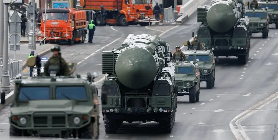 Война с РФ — Ходжес предположил военную технику убрали с парада 9 мая — детали Парад в РФ 9 мая