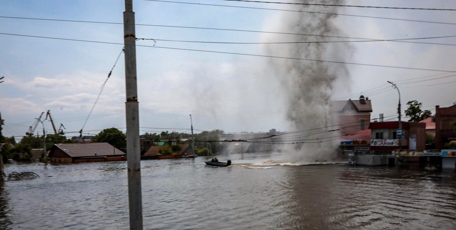 обстрел херсон, херсон эвакуация, обстрел херсона, обстрел города