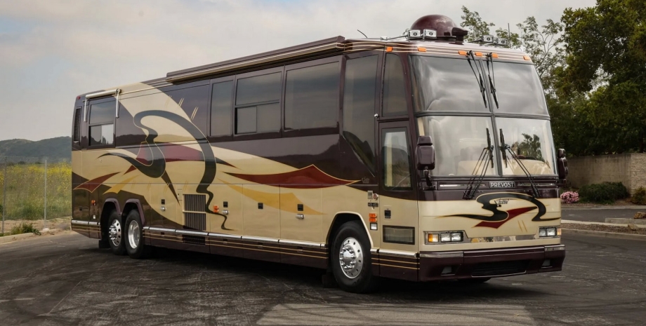 Featherlite Vantare 45, Prevost H3-45, дом на колесах, Джордж Форман