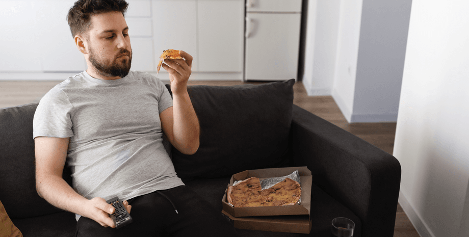 жінок приваблюють чоловіки з животом більше, ніж з мʼязами