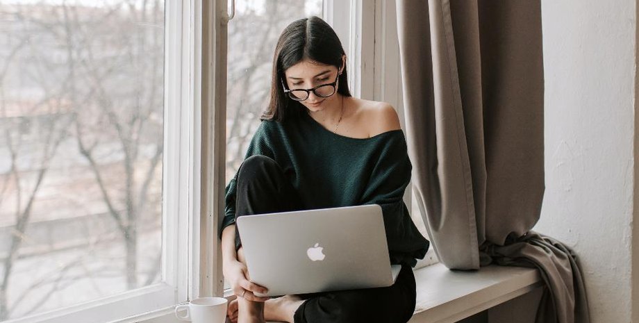 удаленная работа, пандемия коронавируса, карантин, Великобритания, женщина