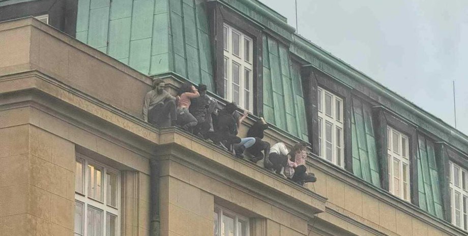 новости мира, новости чехии, стрельба карлов университет, стрельба в центре праги, стрельба в центре праги