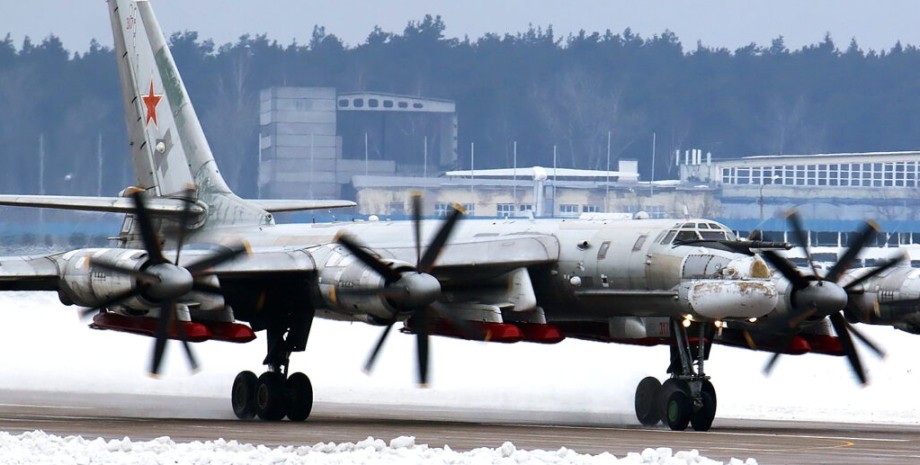 Бомбардировщик Ту-95 Пилоты, ВВС РФ, российская авиация, Энгельс-2, война РФ против Украины, ГУР МОУ