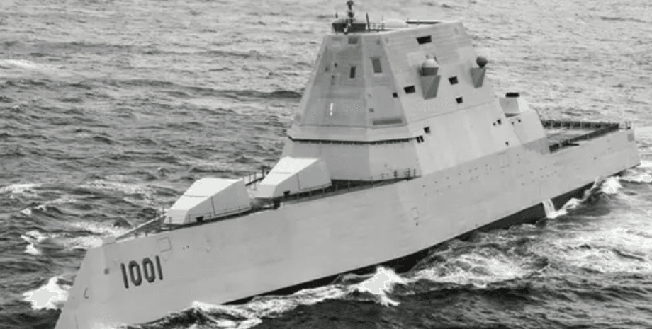 Эсминец с управляемыми ракетами