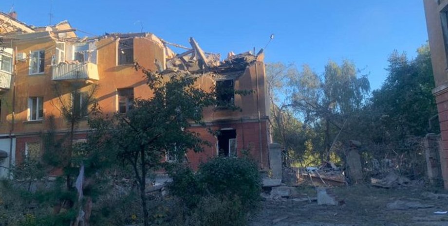 Последствия обстрелов в Славянске.