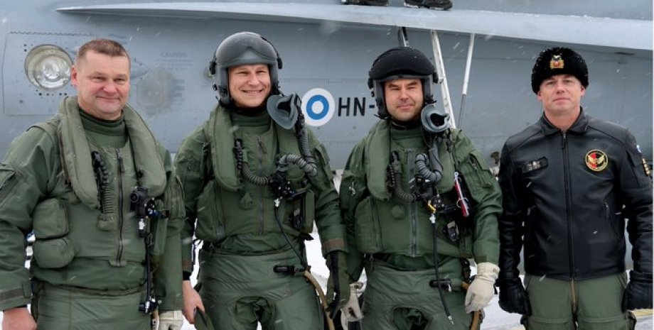 Міністр оборони Фінляндії, Антті Хакканен, ВВС