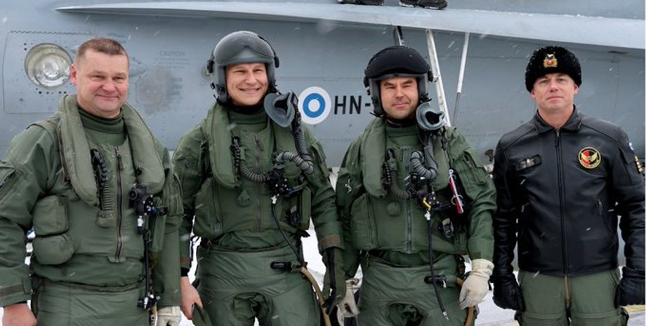 Міністр оборони Фінляндії, Антті Хакканен, ВВС