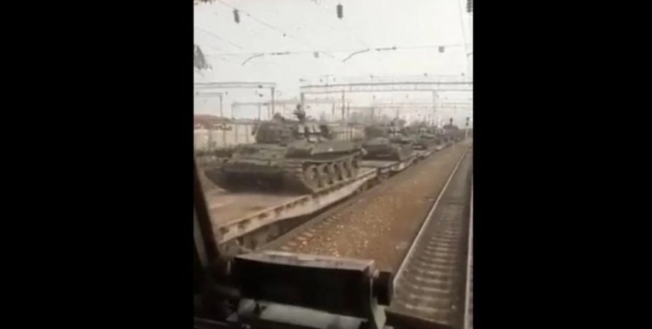Judging by the staff from social networks, Russian armored vehicles received dyn...