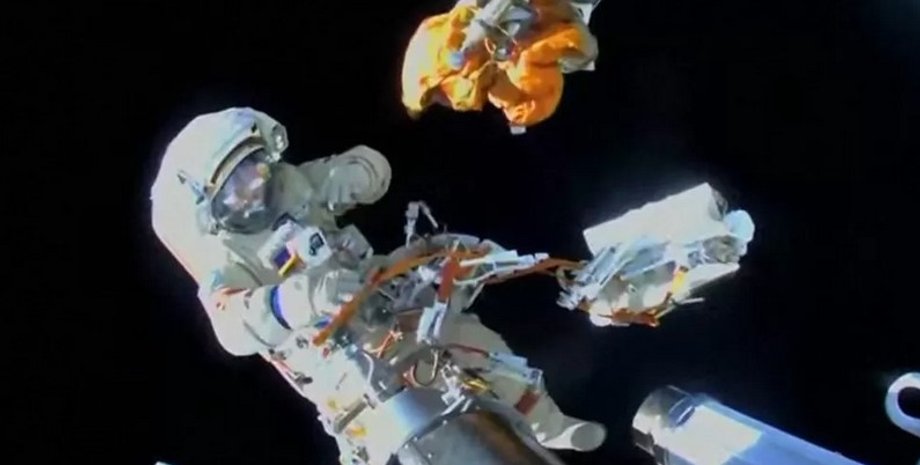 астронавт, МКС, сміття