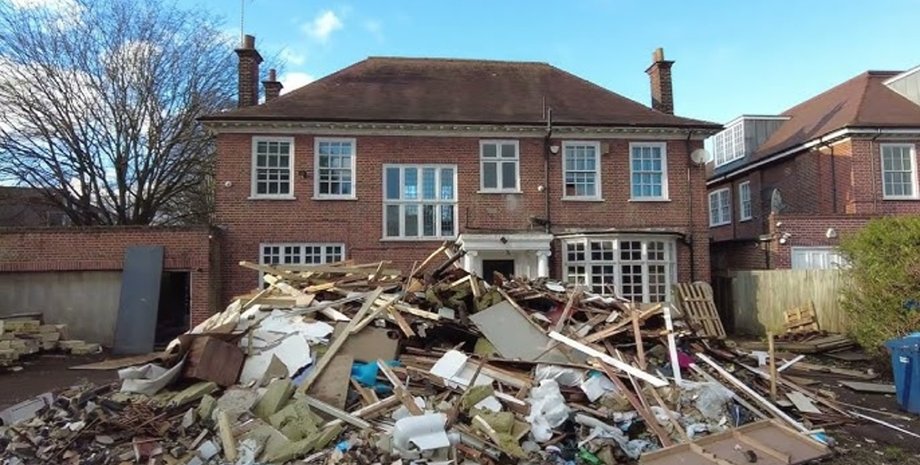 Вулиця мільярдерів, вулиця в Лондоні, Єпископський проспект, житло мільярдера, житло знаменитості, сміття на вулиці, звалище на вулиці, будівництво