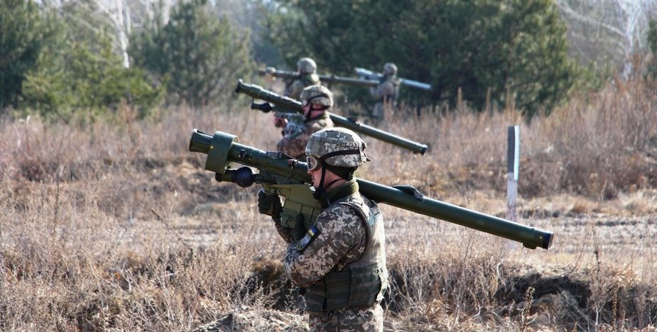 Бойцы ВСУ с ПЗРК "Игла"