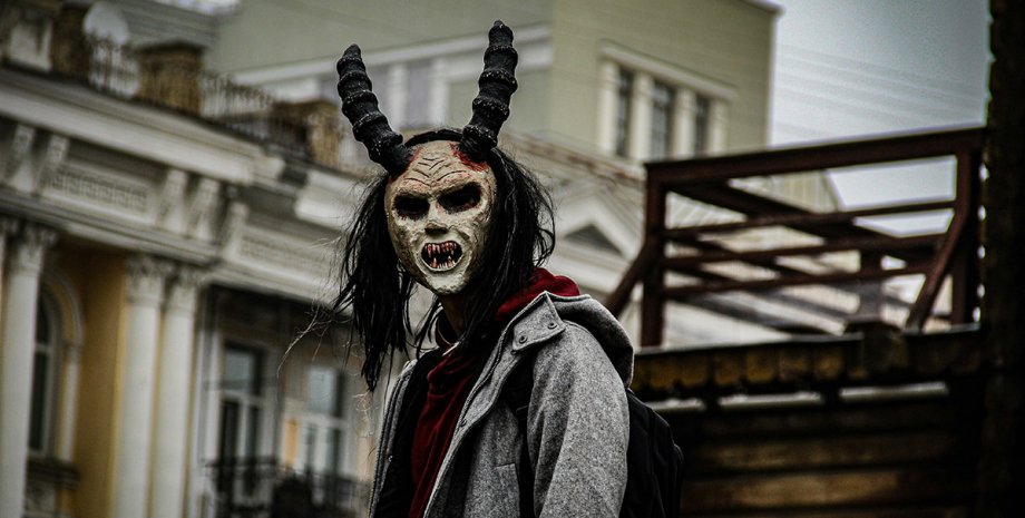 маска демона монстр, мужчина