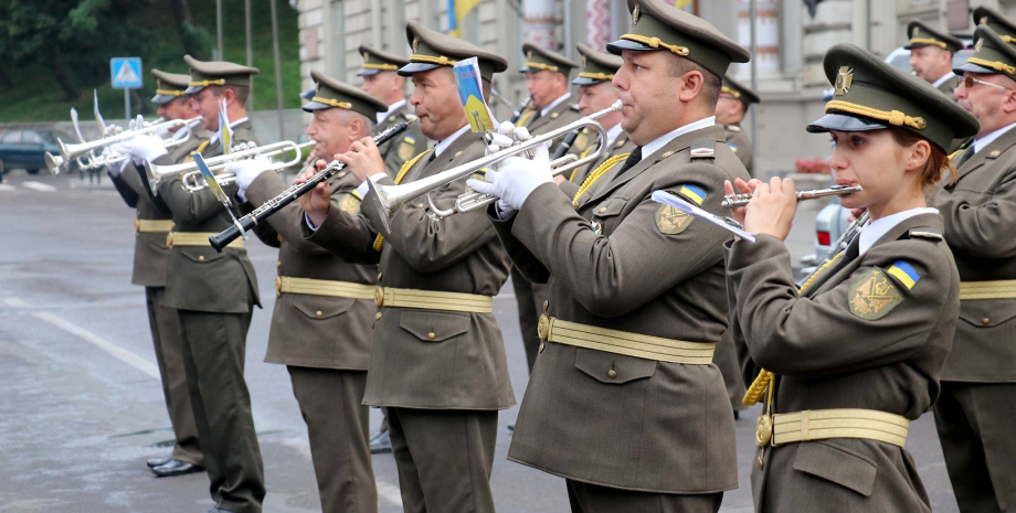 В ВСУ возникла нехватка некоторых специалистов ВСУ, работа, война в Украине